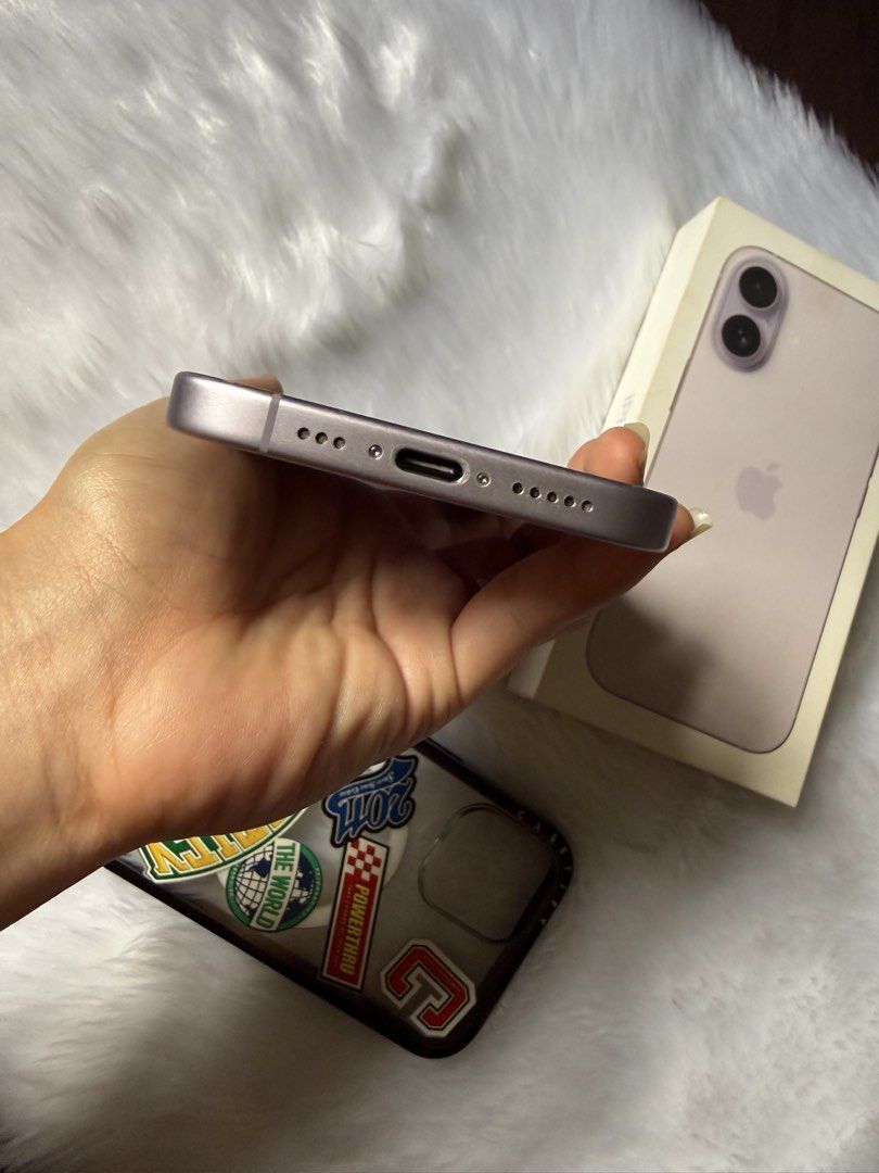 IPhone 17 256gb lavander (Category: iPhone 17 Series) located in Paranaque City. Submitted by marshmallowsss_ (Listing ID 1470259327, Image 3). Description: IPhone 17 no issue 92% Under warranty till january Complete Minimal scratches sa screen see last pic lagyan nyo lang tempered Paranaque / Cavite meet up.