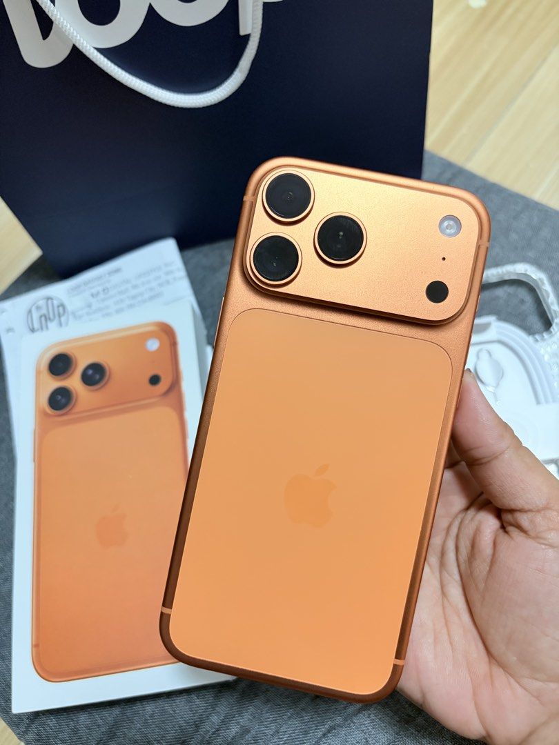 iPhone 17 pro max 256gb new (Category: iPhone 17 Series) located in Manila. Submitted by goldenfish_813d35 (Listing ID 1470306260, Image 2). Description: 5 days old No issue Need funds 100bh 0 cycle count Bought from the loop Complete inclusions Pm me Pass to lowballers Meetup only to avoid scams Manila.