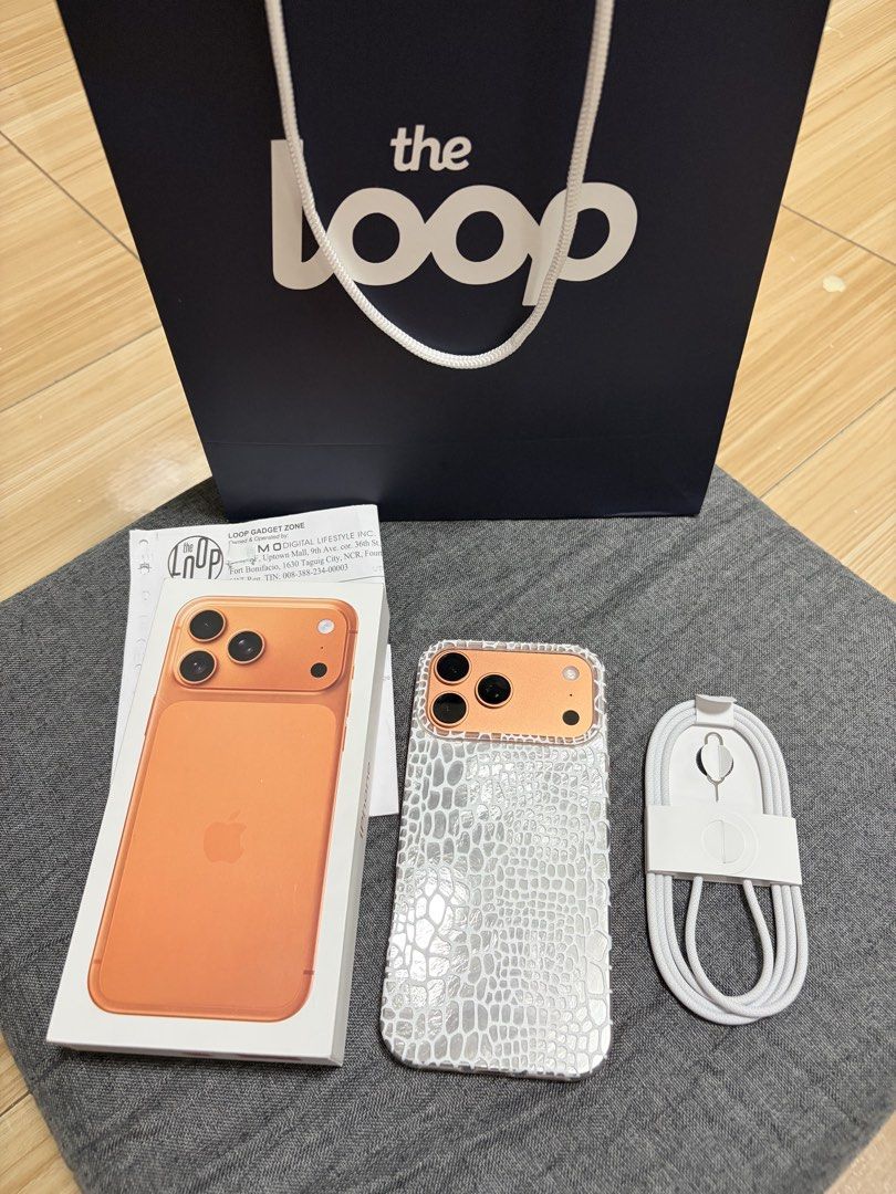 iPhone 17 pro max 256gb new (Category: iPhone 17 Series) located in Manila. Submitted by goldenfish_813d35 (Listing ID 1470306260, Image 3). Description: 5 days old No issue Need funds 100bh 0 cycle count Bought from the loop Complete inclusions Pm me Pass to lowballers Meetup only to avoid scams Manila.