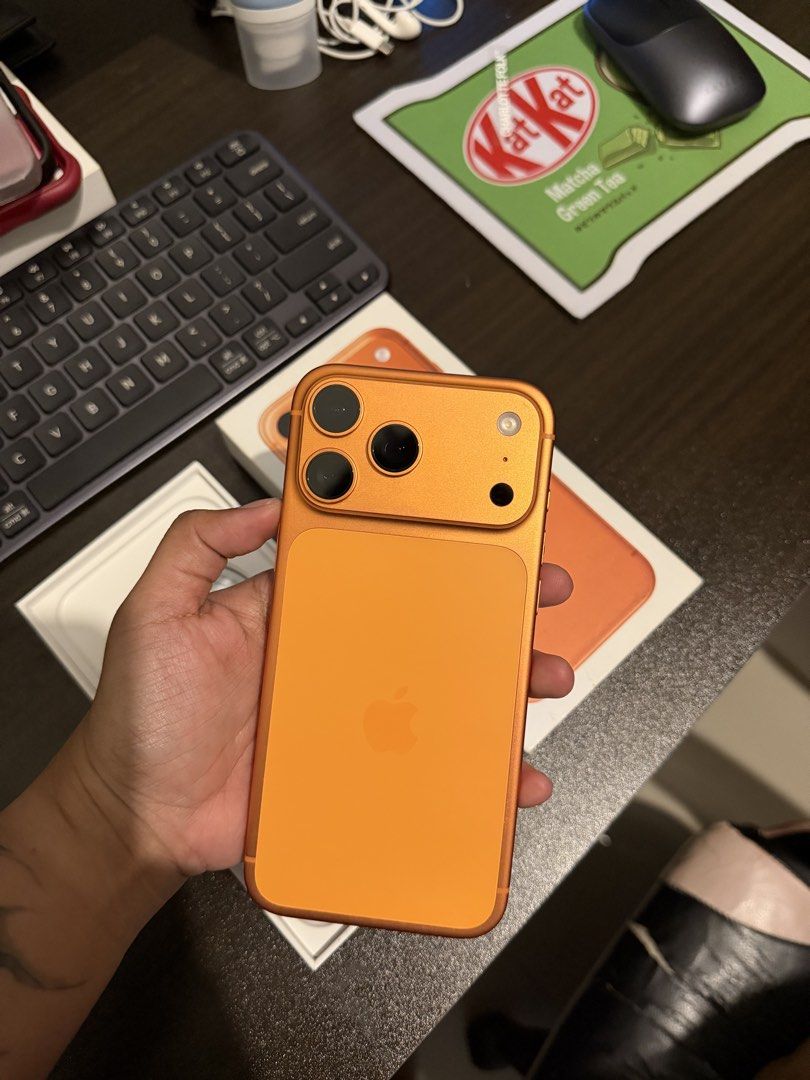 iphone 17 pro max 512gb (Category: iPhone 17 Series) located in Pasig City. Submitted by theweekday__ (Listing ID 1470239638, Image 2). Description: for sale only iphone 17 pro max 512gb no issue / no history of repair openline / fctory unlock / no sim restrictions 96% batt health 248 cycle count kakatapos lang ng warranty today oct 25 inclusions : box, unit, unused cable and free cases 68k fixed.