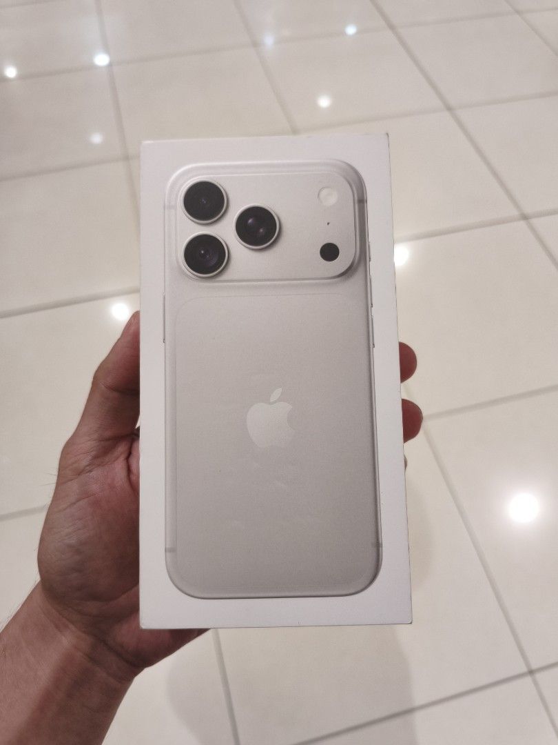 Iphone 18 pro (Category: iPhone 18 Series) located in Manila. Submitted by freegem.5c90dc (Listing ID 1470240888, Image 1). Description: 1tb, silver, esim,.US version for swap preferable to Iphone 18 pro max 512gb silver local or US version.
