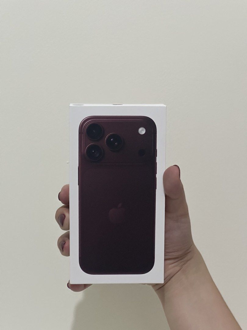 iPhone 18 Pro 256gb (Category: iPhone 18 Series) located in Caloocan City. Submitted by JonaxxSneakers (Listing ID 1470344045, Image 1). Description: iPhone 18 Pro 256gb Burgundy Color 89,999 pesos only below srp (95k srp) Brand new sealed PM for inquiries📩 📍Pasig City.