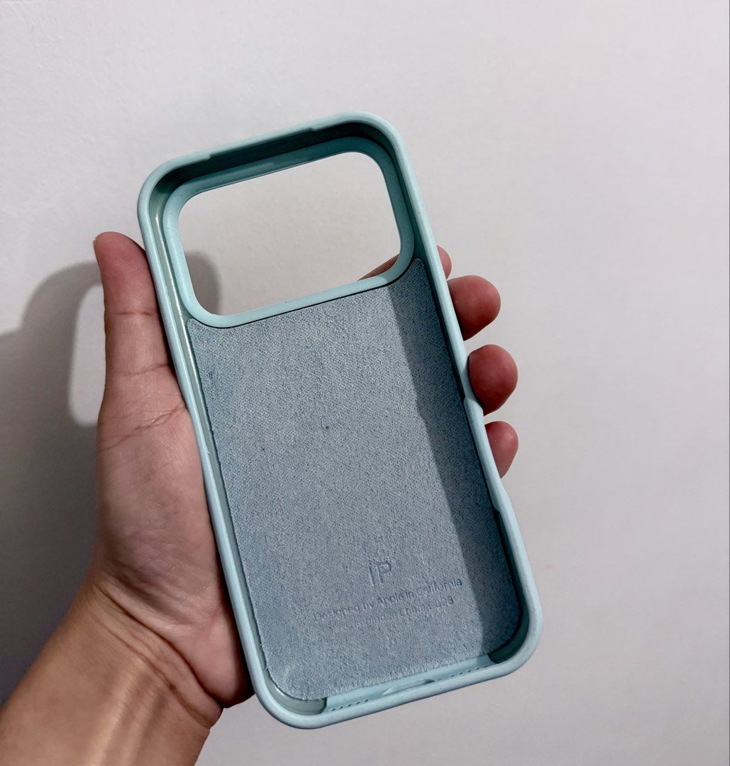 iPhone 18 pro shockproof silicone case (Category: Cases & Sleeves) located in Taguig. Submitted by finds.market88 (Listing ID 1470226077, Image 3). Description: Shockproof Silicon Case Teal Bnew For 18 pro 📸 Actual item posted.