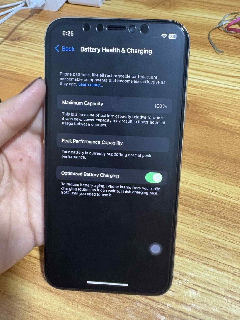 IPHONE X 256 GB (replaced LCD & Battery, Face ID not working) (Category: iPhone X Series) located in Manila. Submitted by chodez (Listing ID 1470182607, Image 2). Description: Negotiable if sure buyer. .