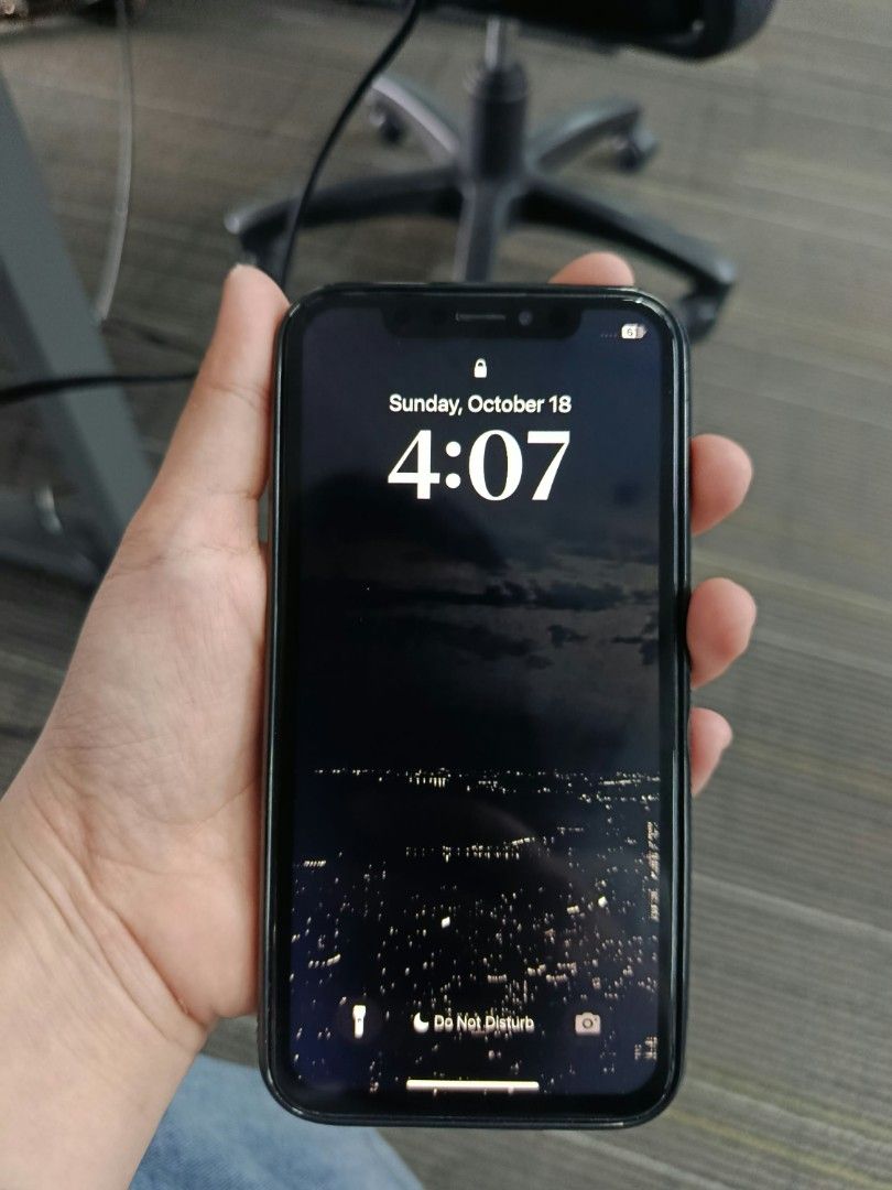 Iphone XS 256gb (Category: iPhone X Series) located in Cavite. Submitted by dragneel03 (Listing ID 1470146011, Image 1). Description: iPhone XS 256gb Truetone Working Front Camera Working Back Camera Working No sim restriction Unli reset No icloud issue 100% battery ( kakapalit lang ) Issue: Face ID and medyo shaky back cam 6000 Pick up or meetup (Imus plaza, Lumina, Robinson imus) Imus Loc.