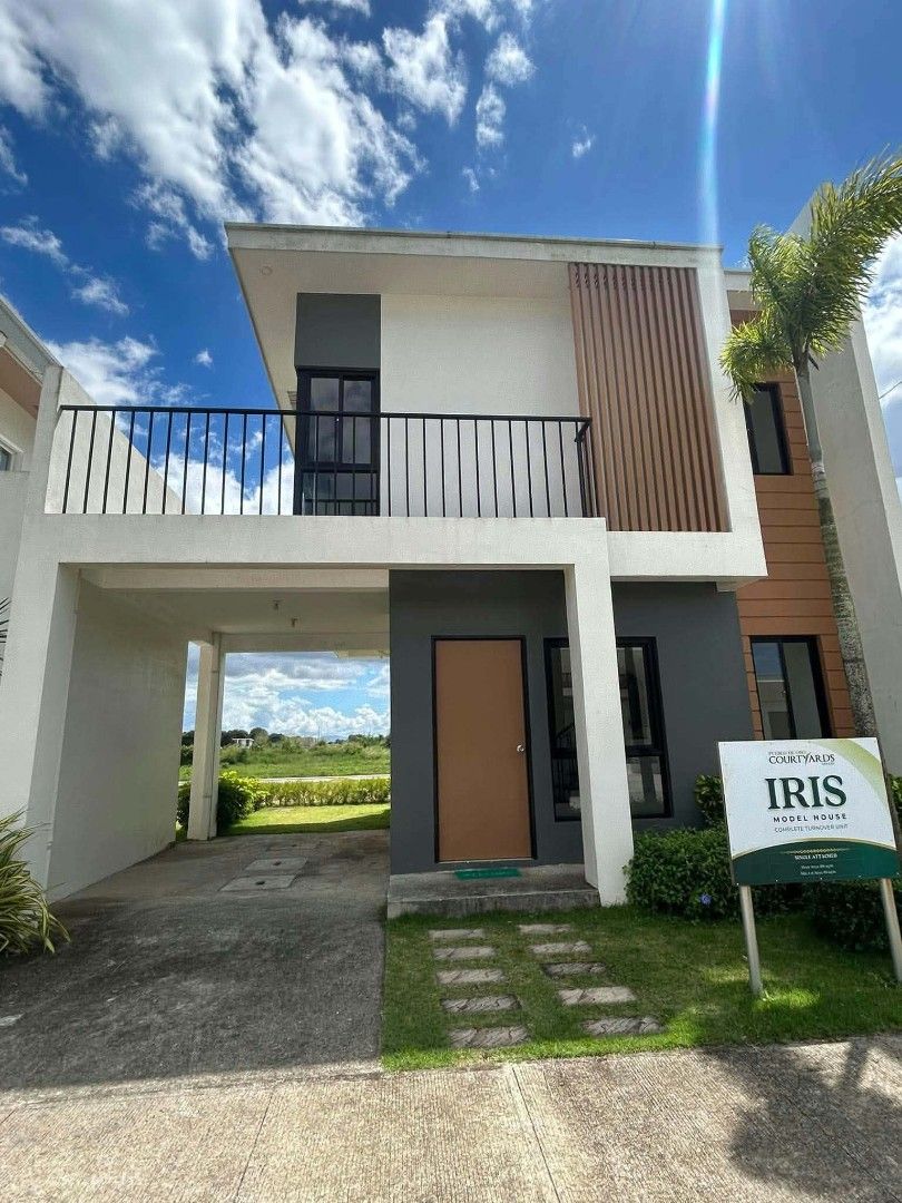 IRIS House Model (Category: House & Lot) located in Batangas. Submitted by louis_mendoza (Listing ID 1470269186, Image 1). Description: 🏠 IRIS House Model (2 Storey Single-Attached - Complete) Floor Area: 106.5 sq.m. Lot Area: 88 sq.m. 🏡 Pueblo De Oro Courtyards - Lipa! Where your future home awaits! 💚✨ 📍Location: Brgy. Balintawak, Lipa City, Batangas 🏆 Awards/Recognition: - 2025 Best Housing Architectural Design (PropertyGuru Philippines Pr