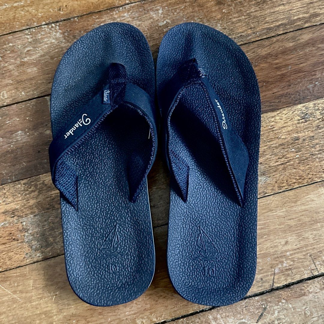 Islander Navy Blue Flip Flops (Category: Slippers & Slides) located in Marikina City. Submitted by pyolo (Listing ID 1470205940, Image 1). Description: Never been used, Removed tags RFS: Wrong size Guaranteed Authentic Can provide receipt.