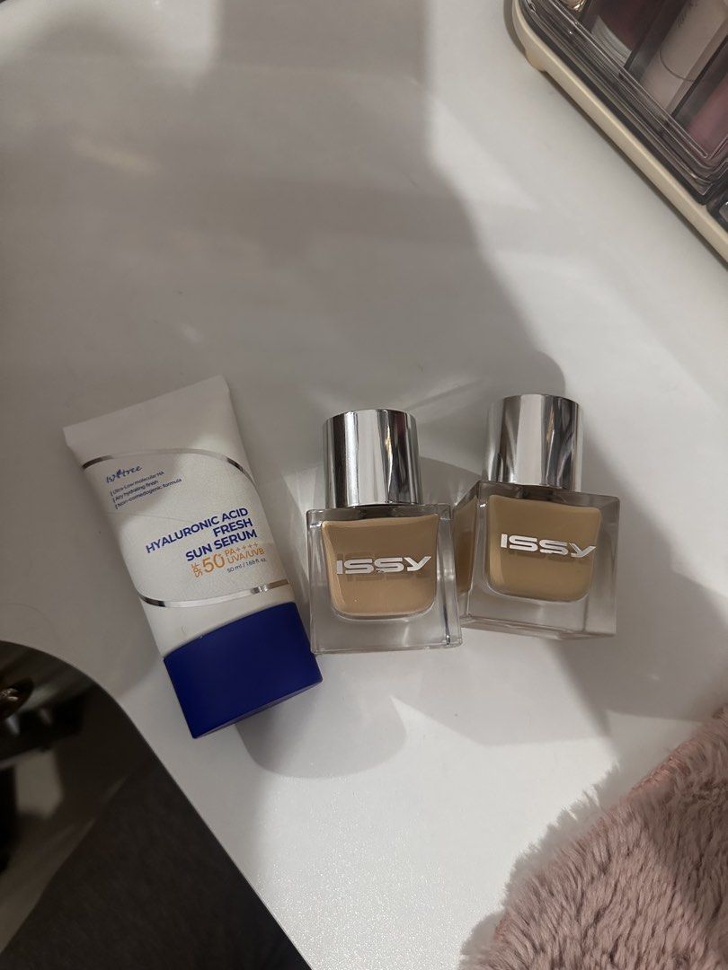 Isntree Fresh Sun Serum and Issy Foundation Bundle (Category: Makeup) located in Manila. Submitted by declutter_with_cath (Listing ID 1470249643, Image 1). Description: ₱700 for all individual prices: • Isntree Hyaluronic Acid Fresh Sun Serum (w box) - ₱ 250 • Issy Liquid Foundation - ₱250 each shade: YM3 shade: YL2 .