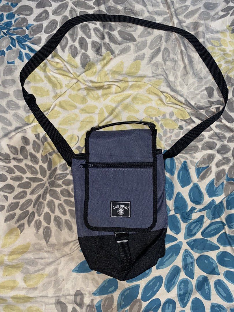 Jack Daniels sling bag (Category: Sling Bags) located in Cagayan de Oro. Submitted by kent.do.thrift (Listing ID 1470294929, Image 1). Description: .