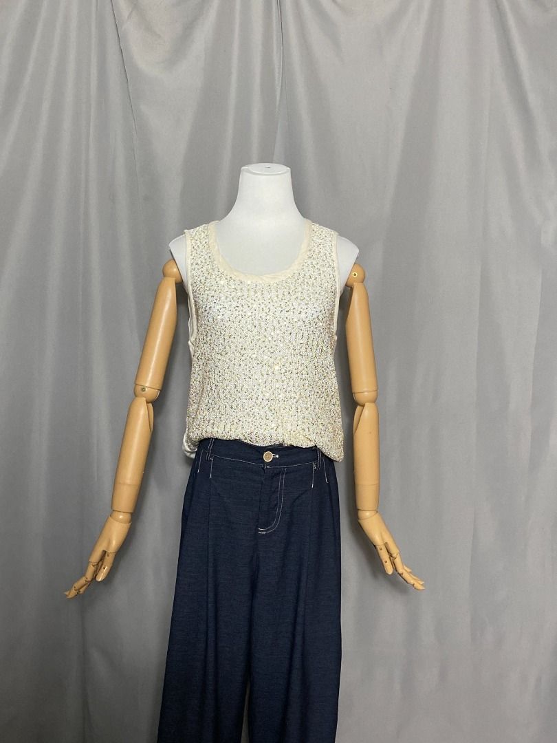 Jacklyn & Smith cream gold sequined sleeveless top (Category: Sleeveless) located in Las Pinas. Submitted by ipickyou (Listing ID 1470289227, Image 2). Description: Unwashed Condition: 10/10 𝗠𝗲𝗮𝘀𝘂𝗿𝗲𝗺𝗲𝗻𝘁𝘀 𝘄𝗵𝗲𝗻 𝗹𝗮𝗶𝗱 𝗳𝗹𝗮𝘁: -Size L -Armpit to armpit: 19” -Length: 23 1/2” .