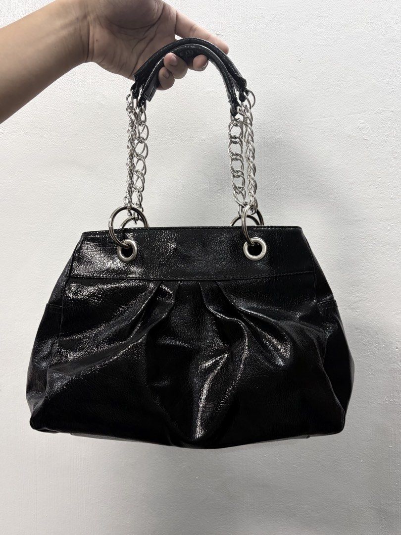 Jane Norman bag (Category: Shoulder Bags) located in Manila. Submitted by clouddx (Listing ID 1470176022, Image 2). Description: Has 3 compartments and no issue.