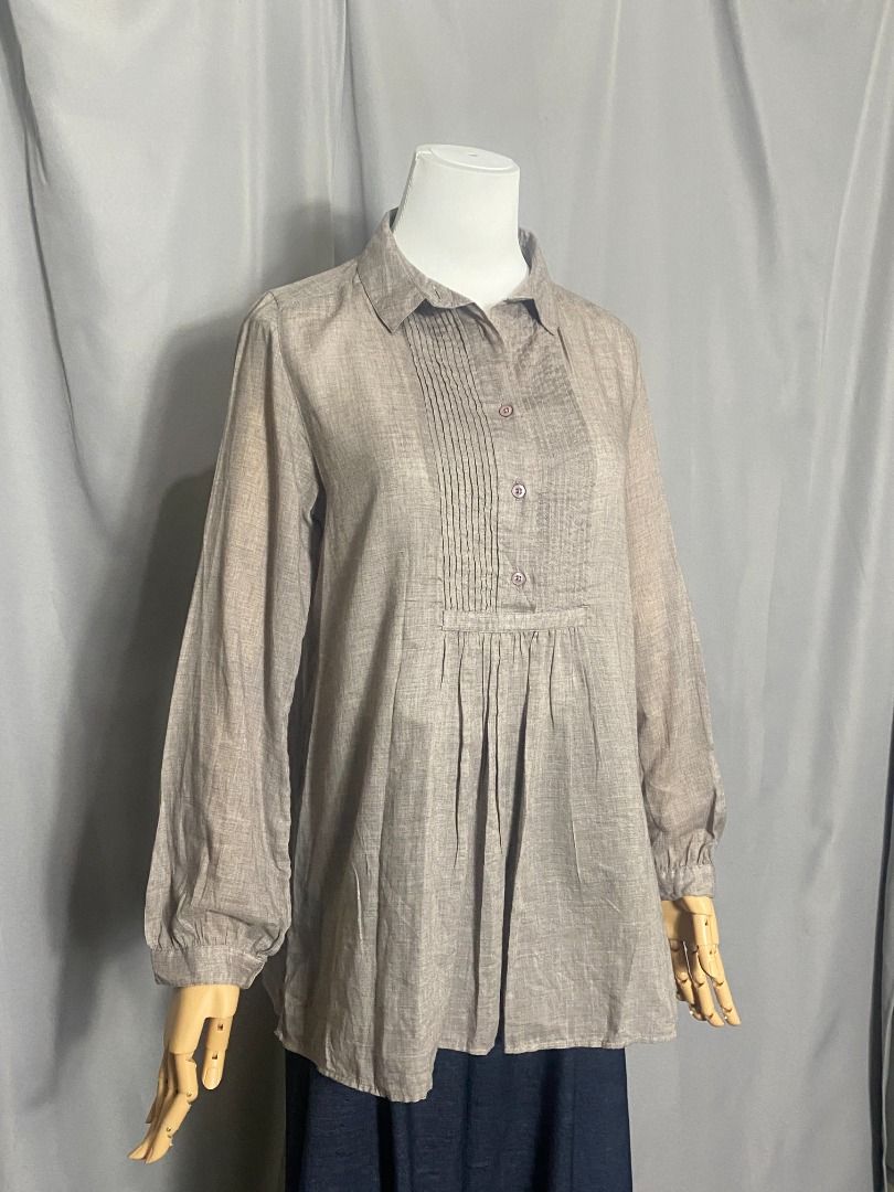 Japanese beige long-sleeve linen button-down blouse (Category: Longsleeves) located in Las Pinas. Submitted by ipickyou (Listing ID 1470256161, Image 3). Description: Unwashed Condition: 10/10 𝗠𝗲𝗮𝘀𝘂𝗿𝗲𝗺𝗲𝗻𝘁𝘀 𝘄𝗵𝗲𝗻 𝗹𝗮𝗶𝗱 𝗳𝗹𝗮𝘁: -Size S -Shoulder to shoulder: 15” -Armpit to armpit: 19 1/2” -Length: 27” .