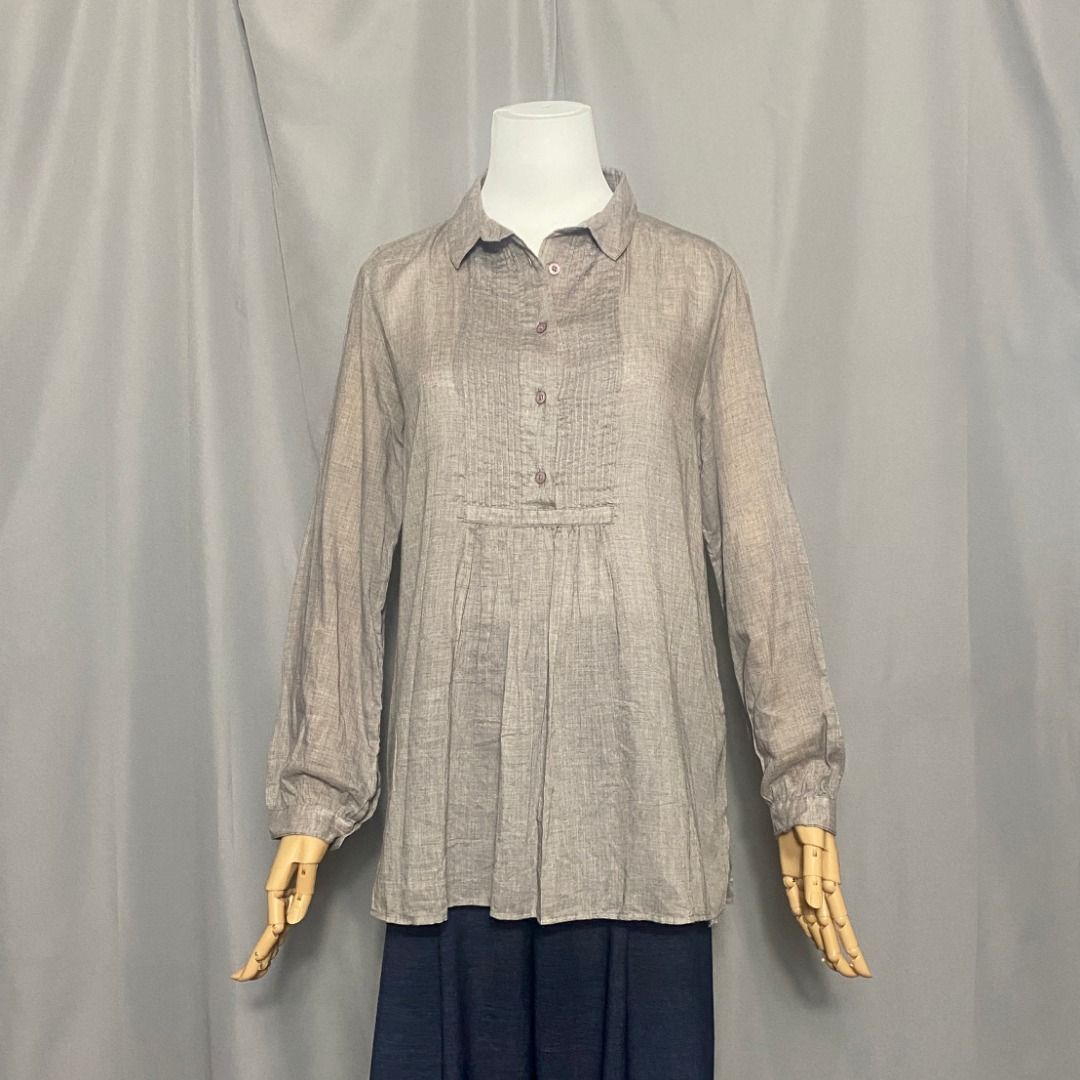Japanese beige long-sleeve linen button-down blouse (Category: Longsleeves) located in Las Pinas. Submitted by ipickyou (Listing ID 1470256161, Image 1). Description: Unwashed Condition: 10/10 𝗠𝗲𝗮𝘀𝘂𝗿𝗲𝗺𝗲𝗻𝘁𝘀 𝘄𝗵𝗲𝗻 𝗹𝗮𝗶𝗱 𝗳𝗹𝗮𝘁: -Size S -Shoulder to shoulder: 15” -Armpit to armpit: 19 1/2” -Length: 27” .