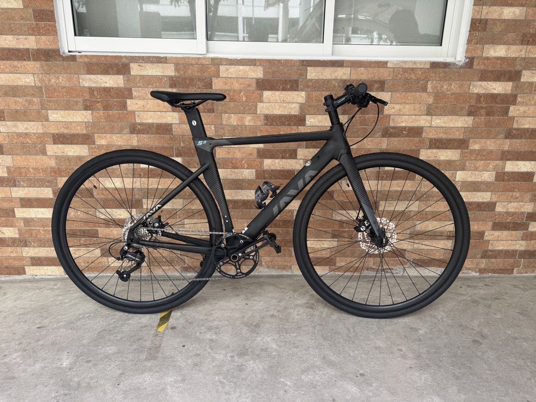 Java Road Bike (Category: Bicycles) located in Singapore. Submitted by jh.lim.993 (Listing ID 1470198801, Image 6). Description: Come take a look and test it first before deciding! Price can nego! Feel free to message me regarding anything about the bicycles, If you want to come and view please update me early so i can prepare. Thanks for understanding!! - Model: Java Siluro 3 (Matte Black) - Setup: Flat handlebar conversion - Shifter: Shimano Al