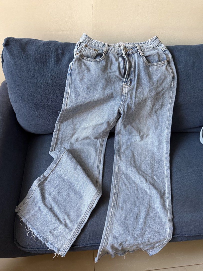Jeans (Category: Jeans) located in Makati City. Submitted by zewwyyy (Listing ID 1470253604, Image 3). Description: size: small-med slide 3: 100 (broken zipper, can be fixed with new zipper) slide 4: 250 slide 5: 100 slide 6: 100 slide 7: 200 (with minor stain on the left leg, can be removed when washed) slide 8: 100 (with minor stain on the left leg, can be removed when washed) get all 6 jeans for 700 ! （╹◡╹） conditions are stated above, otherwi