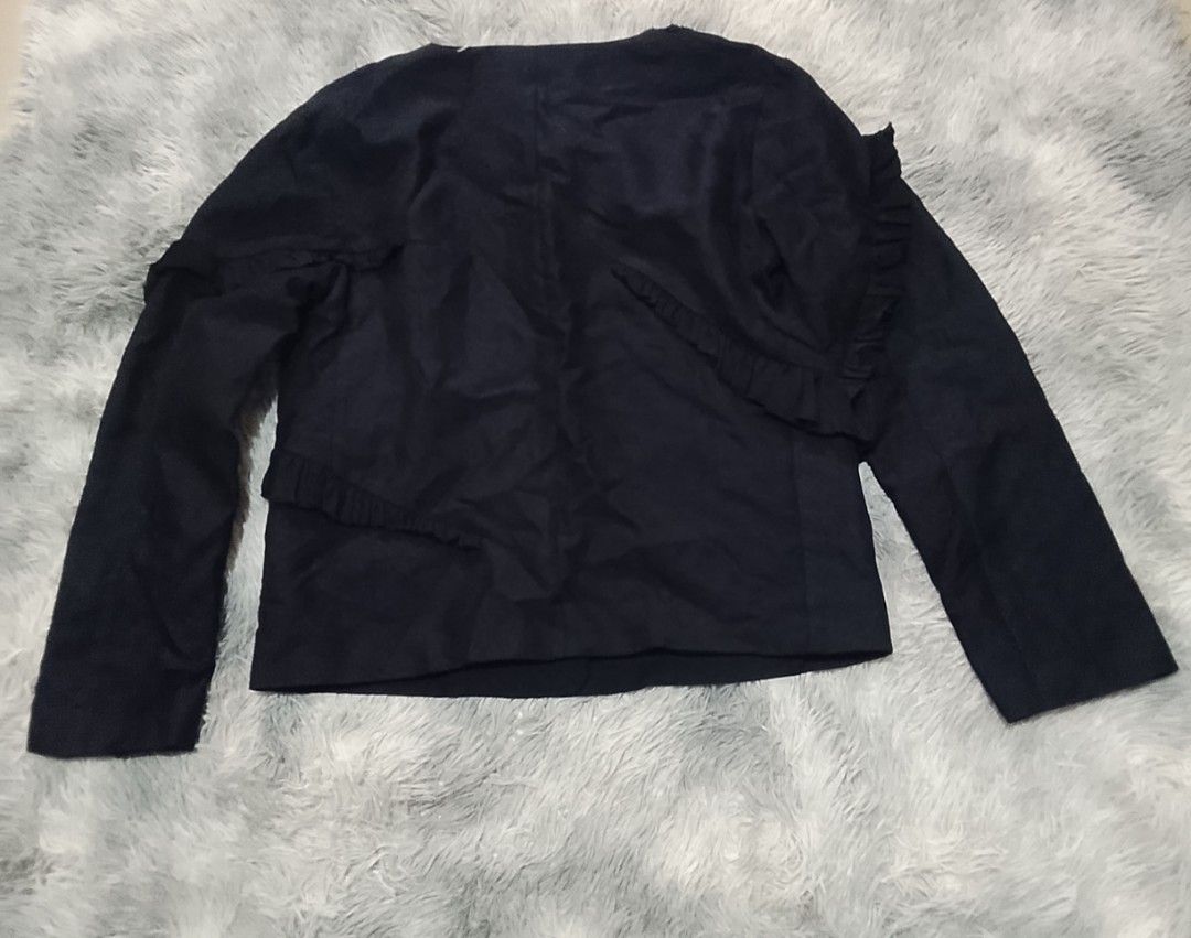 Jil sander blazer size 38 S-M (Category: Coats, Jackets and Outerwear) located in Davao. Submitted by thevintagehunterdvo (Listing ID 1470165290, Image 2). Description: Width 19 Length 24.