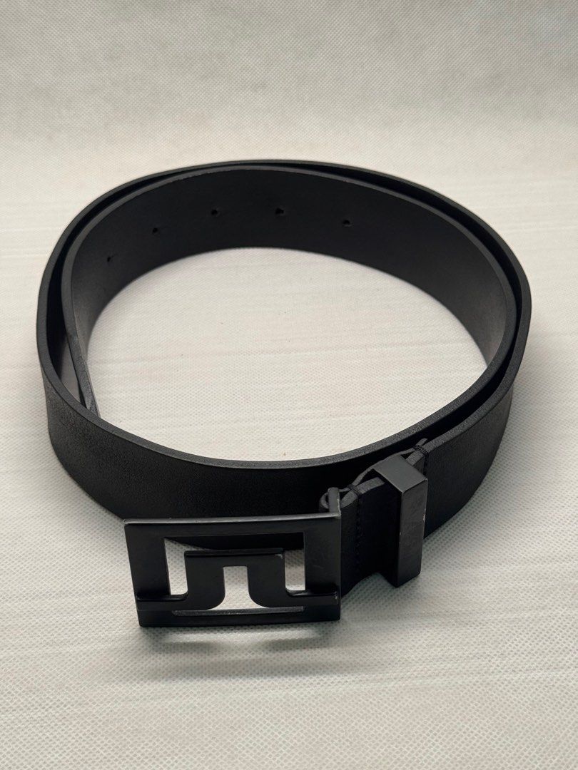 j.lindeberg - Slater Pro Leather Belt (Category: Belts) located in Manila. Submitted by members-only (Listing ID 1470304830, Image 3). Description: J.Lindeberg Slater Detachable Belt Size: 90cm 32-33" waist Made In Italy 9/10 condition Flaw: Minor paint chips in buckle No major issue to report Presentable to worn in Golf events.