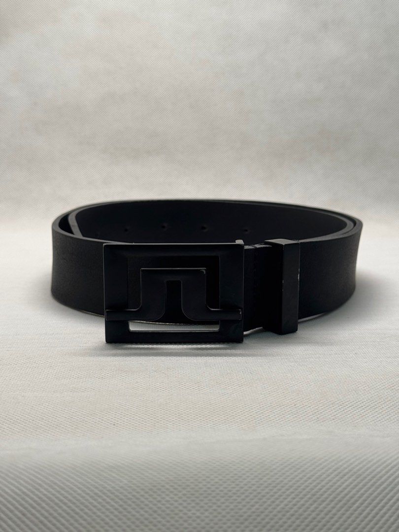 j.lindeberg - Slater Pro Leather Belt (Category: Belts) located in Manila. Submitted by members-only (Listing ID 1470304830, Image 2). Description: J.Lindeberg Slater Detachable Belt Size: 90cm 32-33" waist Made In Italy 9/10 condition Flaw: Minor paint chips in buckle No major issue to report Presentable to worn in Golf events.