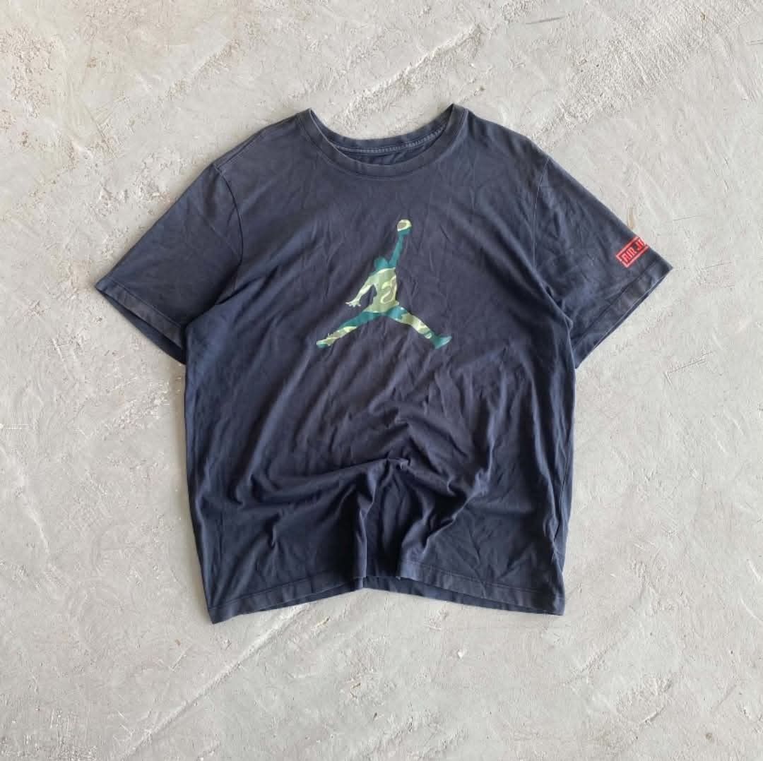 jordan (Category: Tshirts & Polo Shirts ) located in Malabon City. Submitted by not_just_fits (Listing ID 1470142967, Image 1). Description: Dimes: ▪️W: 24 L: 28 Flaw/s: ▪️Needs Wash.