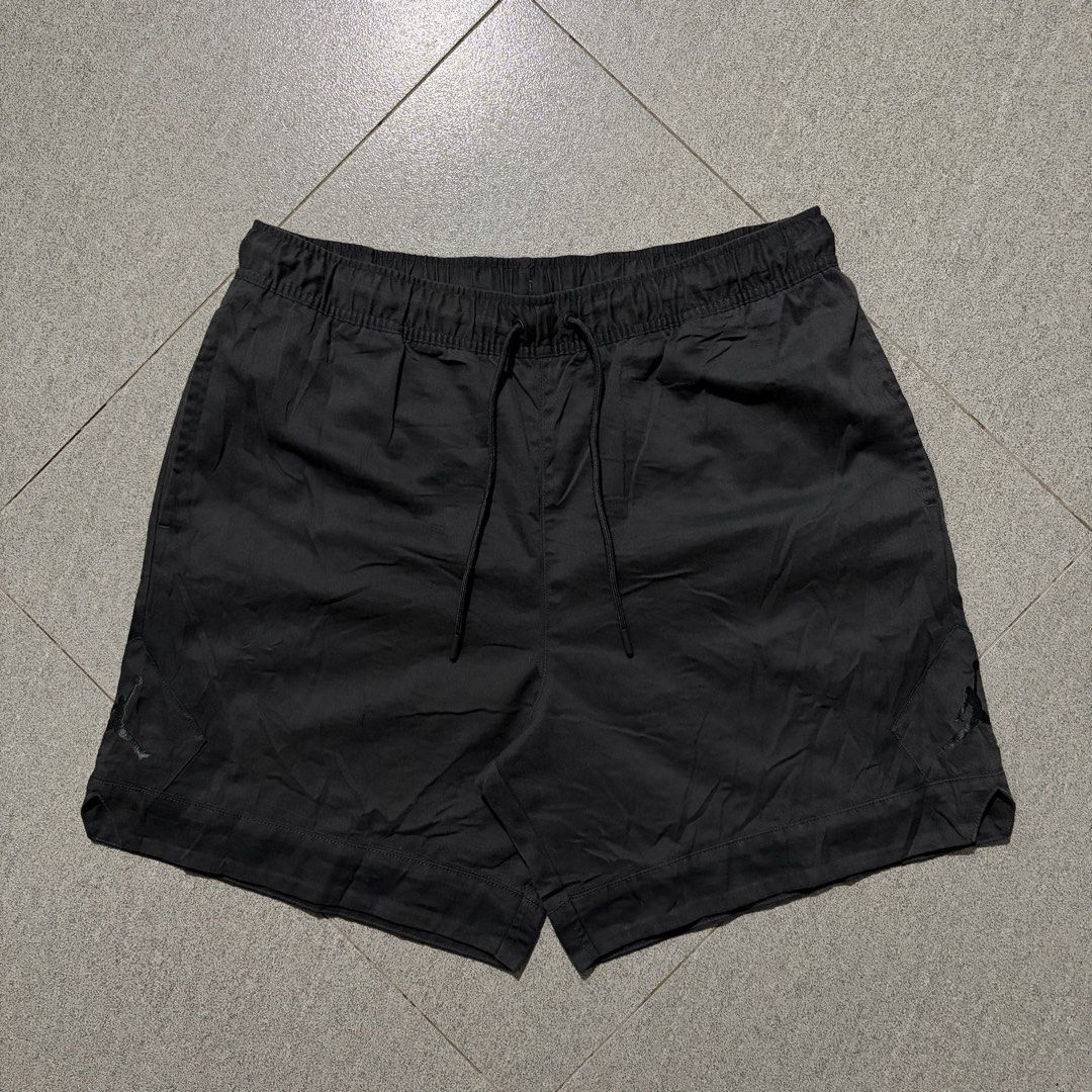 Jordan Air Essentials Diamond Short (Category: Shorts) located in Talisay. Submitted by re_sell01 (Listing ID 1470301270, Image 1). Description: Jordan Air Essentials Diamond Short Large Mens Waistline 36-40” Length 19” Color: Dark Smoke Grey Faded Design Like New Condition.