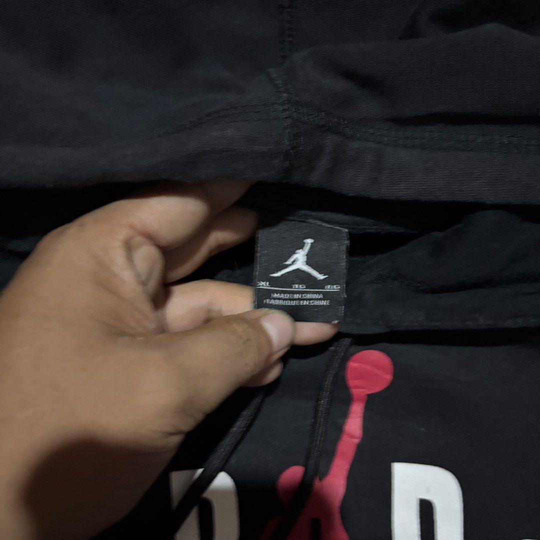 JORDAN BLACK HOODIE (Category: Hoodies) located in Taytay. Submitted by dwinsapparel (Listing ID 1470251309, Image 3). Description: JORDAN SCRIPT BLACK HOODIE W-24 L- 27 EXCELLENT CONDITION NEED WASH COMPLETE TAGS.