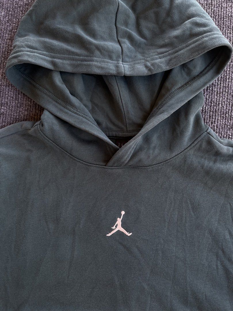 Jordan Hoodie (Category: Hoodies) located in Mandaue City. Submitted by beeryanni (Listing ID 1470235594, Image 3). Description: Jordan Hoodie Size Large Youth (Boxy Fit) Size Small for Adult Width: 21 Length: 24.5 No issue.