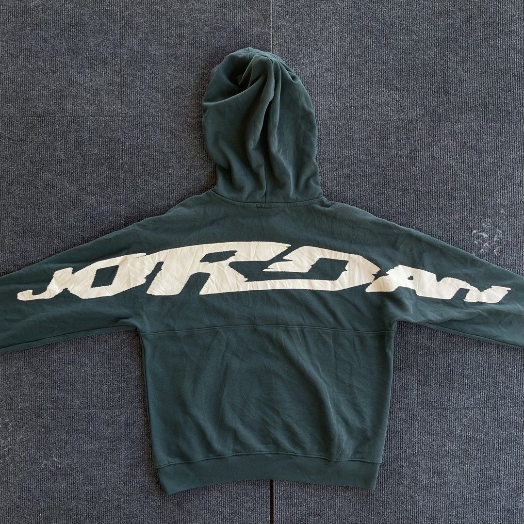 Jordan Hoodie (Category: Hoodies) located in Mandaue City. Submitted by beeryanni (Listing ID 1470235594, Image 1). Description: Jordan Hoodie Size Large Youth (Boxy Fit) Size Small for Adult Width: 21 Length: 24.5 No issue.