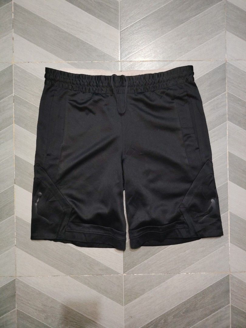 JORDAN JERSEY SHORT (Category: Shorts) located in Polomolok. Submitted by urfindsph (Listing ID 1470258332, Image 1). Description: Jordan Jersey Short❗ Like new Size S on Tag 30-34 Length 19 -Triple Black No issue Pm sir.