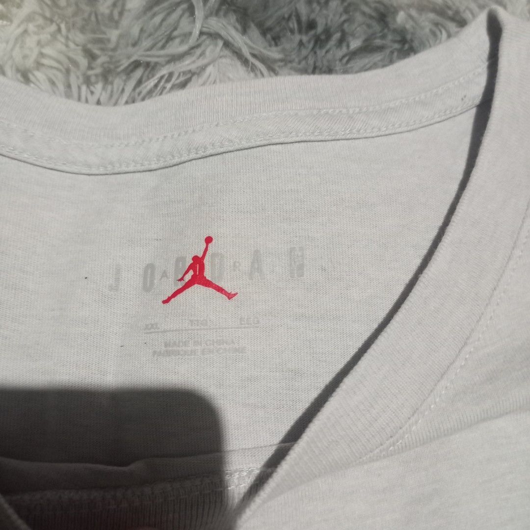 Jordan tshirt art design (Category: Activewear) located in Cebu City. Submitted by sukitriftshop474747 (Listing ID 1470153462, Image 3). Description: Excellent condition No issue Size XL 23x29 Colorate 9.5/10 Authentic.