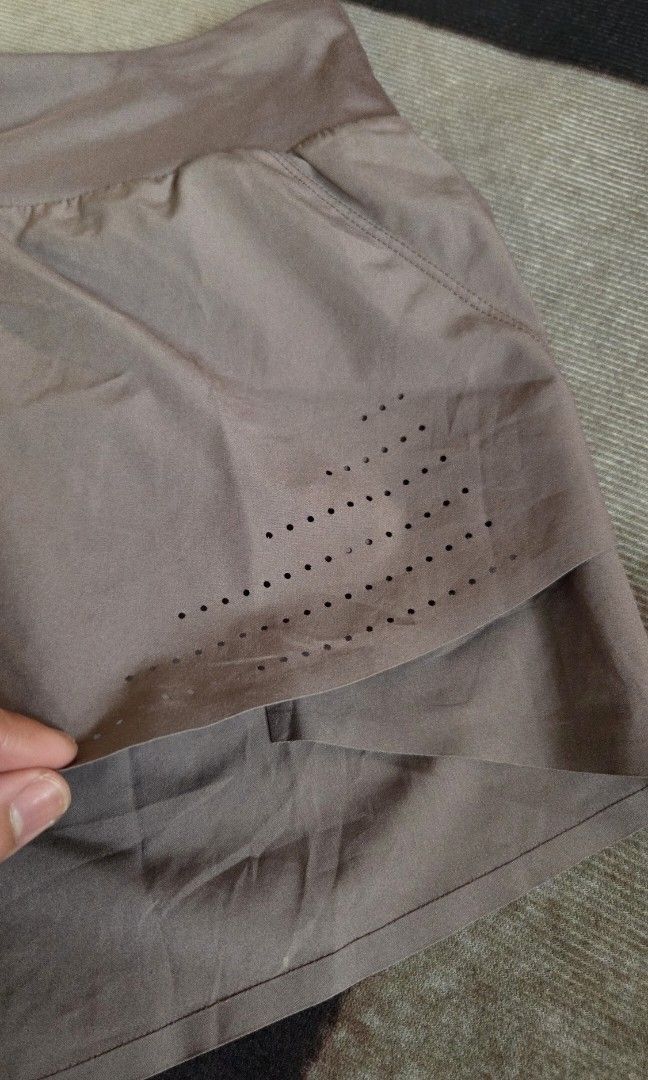 Joy Lab light weight running shorts (Category: Activewear) located in Pagudpud. Submitted by jmpascual044757 (Listing ID 1470181241, Image 2). Description: 100% original! personal preloved xs on size fits 26-34 inches length 11 inches very minimal sign of usage no holes no stains no foul odor no detrimental flaws pas sa maarte pass sa barat! no free sf initially asking for 350.