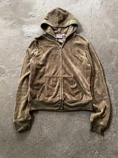 (Category: ) located in . Submitted by remythrift (Listing ID 1470186314, Image 1). Description: .