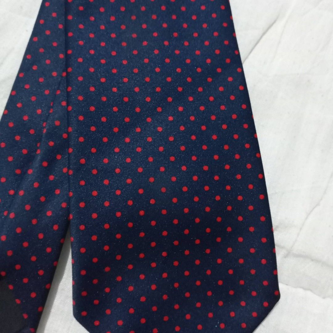 JULA Vintage Polka Dots Necktie (Category: Ties) located in Caloocan City. Submitted by appleblossoms07 (Listing ID 1470314711, Image 2). Description: Lenght : 54.5".