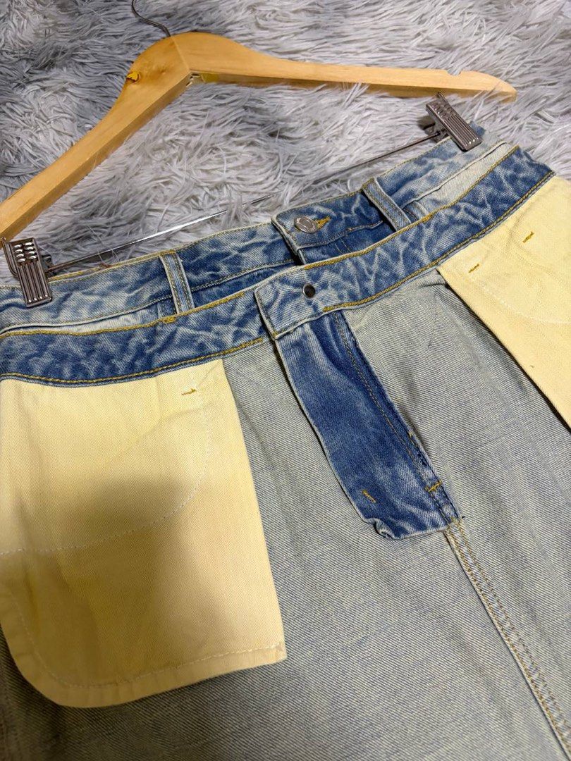 Junwei Lyn Deconstructed Inside-out Reconstructed Denim Mini Skirt (Category: Skirts) located in Batangas. Submitted by buy3get1freerandom (Listing ID 1470314505, Image 3). Description: Note: First photo came from the same collection of Juwei Lyn when styled. Waist : 30”-31” via tape measure Length: 16” via tape measure Condition: 9/10 Flaw/s: None ✅ Both side pockets 📌 FIRST TO PAY BASIS 📌 Please manage your expectations, as these are preloved
