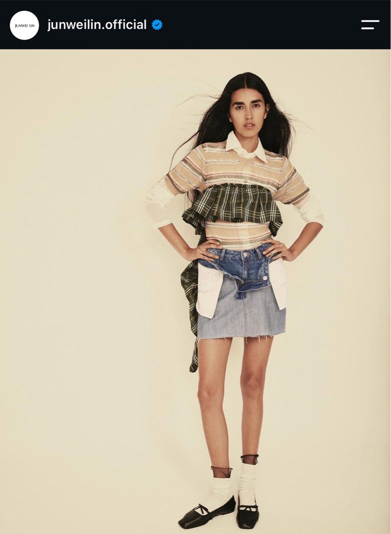 Junwei Lyn Deconstructed Inside-out Reconstructed Denim Mini Skirt (Category: Skirts) located in Batangas. Submitted by buy3get1freerandom (Listing ID 1470314505, Image 1). Description: Note: First photo came from the same collection of Juwei Lyn when styled. Waist : 30”-31” via tape measure Length: 16” via tape measure Condition: 9/10 Flaw/s: None ✅ Both side pockets 📌 FIRST TO PAY BASIS 📌 Please manage your expectations, as these are preloved
