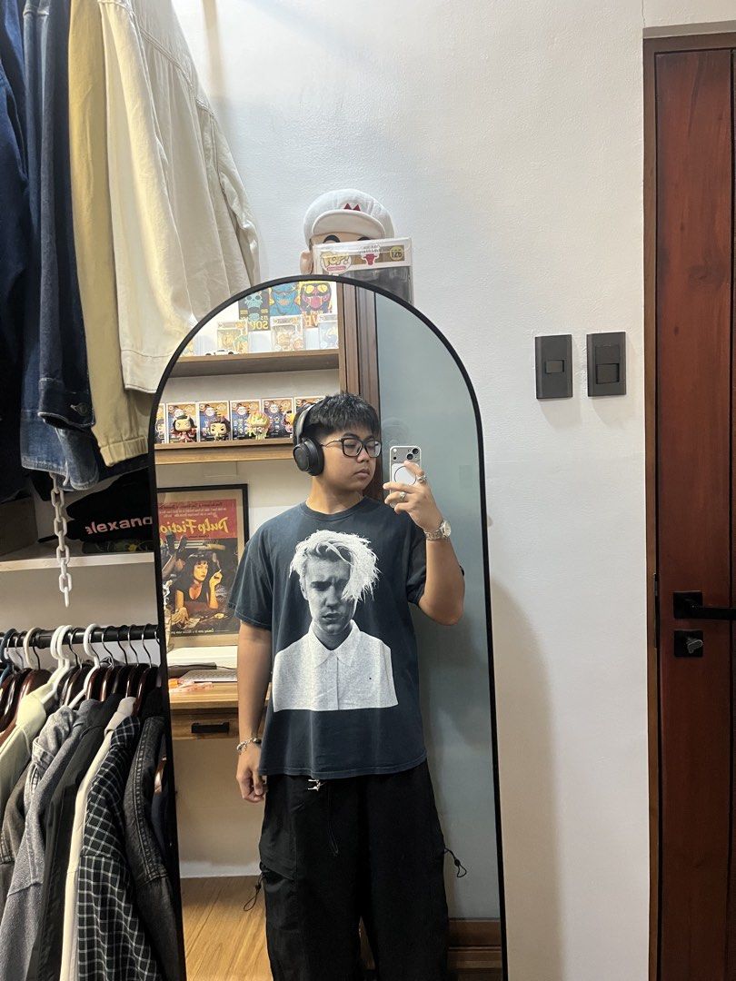 Justin Bieber Official Purpose Tour Tee (Category: Tshirts & Polo Shirts ) located in Davao. Submitted by spilled.bins (Listing ID 1470271166, Image 3). Description: Justin Bieber Official Purpose Tour Tee Cut white tag | Year 2016-2017 Width: 23.7in Length: 28.5in Boxy XL Measurement Used Fade | Cracks | Pin & Penholes Good Condition . Mine: ₱800 +shipping fee on top . Model Reference: Height: 5’5 feet Weight: 68kg.