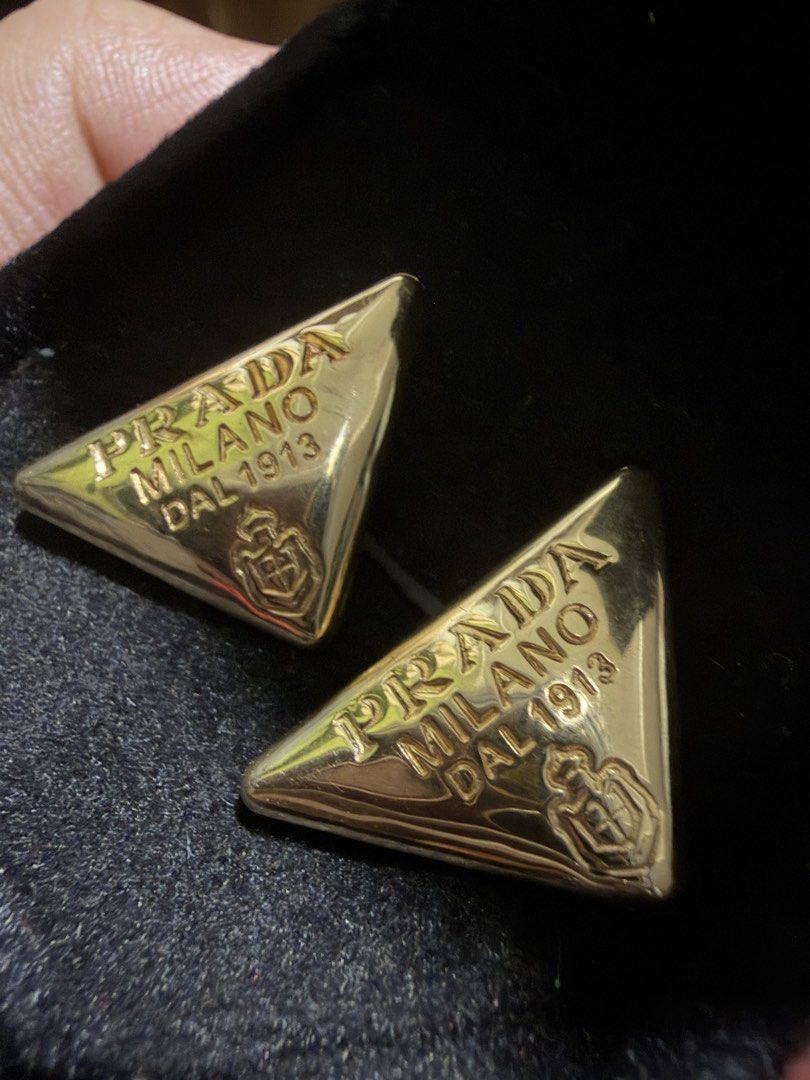 K18 Earrings Prada (Category: Announcements) located in Makati City. Submitted by lynrtw (Listing ID 1470296342, Image 2). Description: Like New Big Size Makati Cityhall Fixed Price 2.58 grams Prada pawnable .