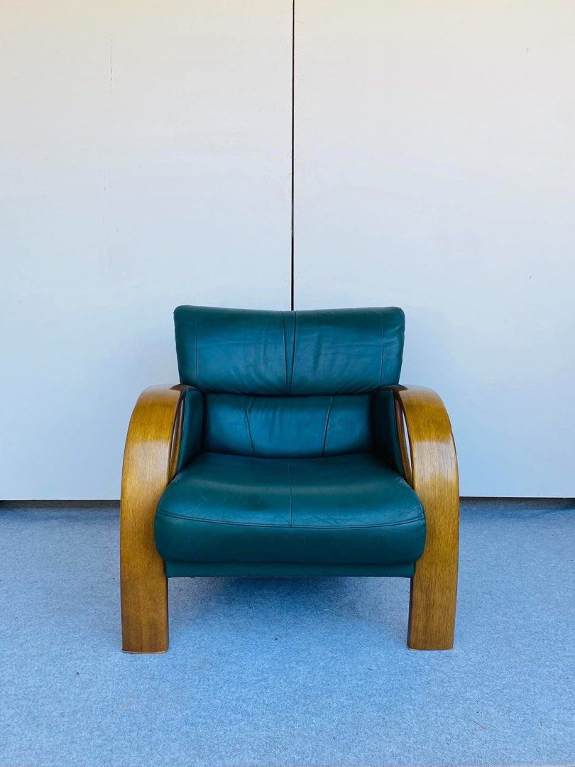KARIMOKU Single Sofa / Accent Chair (Category: Sofas) located in Manila. Submitted by elliefurnies31 (Listing ID 1470274898, Image 2). Description: "JAPAN SURPLUS" KARIMOKU ACCENT CHAIR SIZE: 28L" x 30W" x 15Sh" x 30H" inches (AS-IS ITEM) IN GOOD CONDITION.