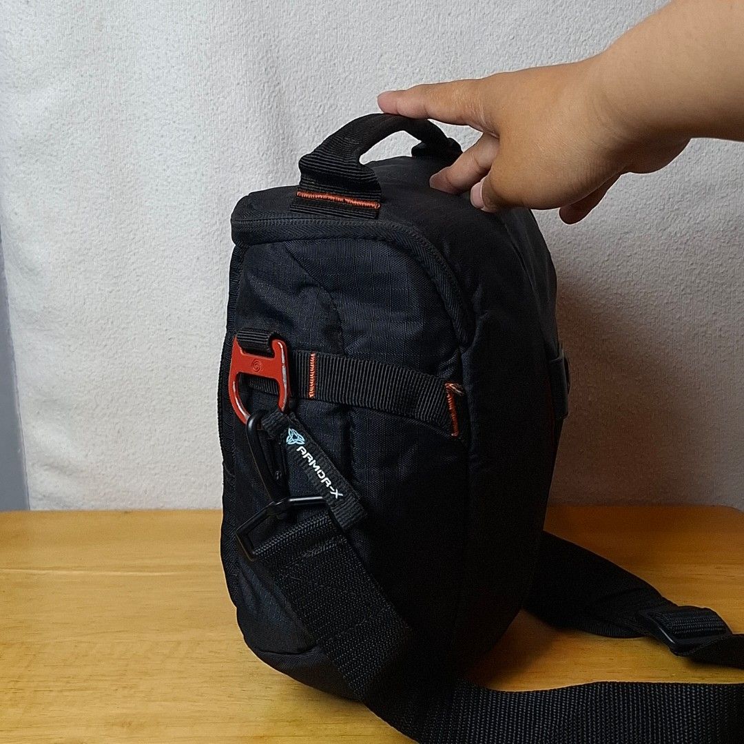 Kata Access H-14 PL Holster (Category: Camera Bags & Carriers) located in Baguio. Submitted by kathuu27 (Listing ID 1470295628, Image 3). Description: Kata Access H-14 PL Holster 23.0 x 14.0 x 24.5 cm Fits a camera body with an attached standard zoom kit lens (16-35mm) Sign of usage Not faded Baguio City Based (open for dropping/meet-up) Outside Baguio - Payment First Shipping +SF Courier: Jnt.