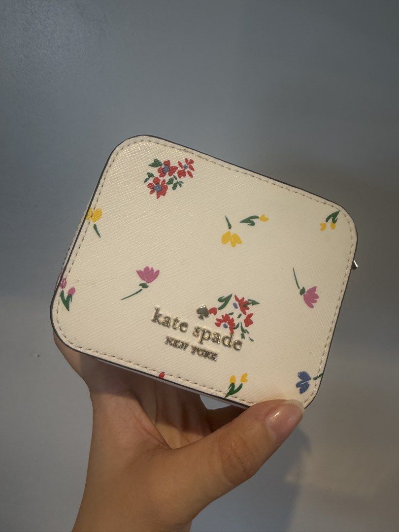 Kate spade jewelry box (Category: Accessory Holder, Box & Organizers) located in Quezon City. Submitted by destashingmycloset (Listing ID 1470252324, Image 1). Description: .