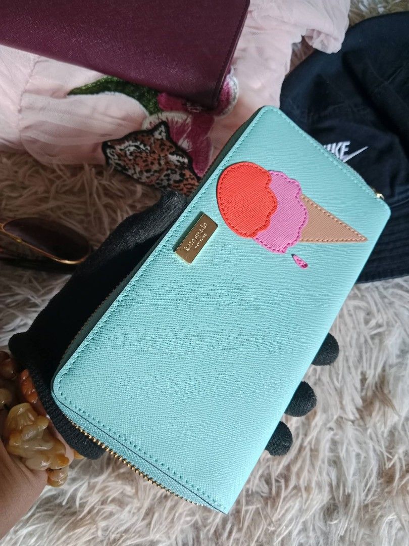 Kate spade limited edition (Category: Wallets & Card holders) located in Angeles City. Submitted by mjshoppingretail (Listing ID 1470173797, Image 1). Description: orig KS like new new.