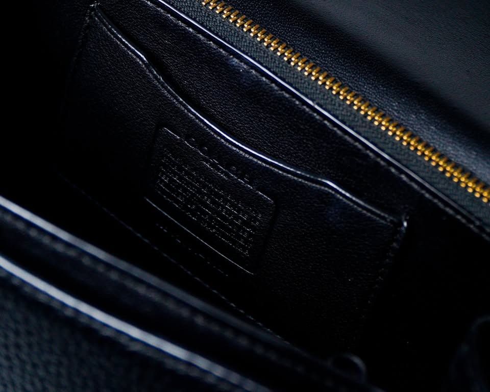 Kate Spade Putnam Drive Anissa (Category: Luxury Bags & Wallets) located in Caloocan City. Submitted by jnlchvz0612 (Listing ID 1468995247, Image 3). Description: - Brand: Kate Spade - Model: Putnam Drive Small Nelle - Color: Classic Black - Material: Premium Leather - Hardware: Gold (with stamped front flap lettering) - Style: Structured tote with top handles and charm tag detail - Interior: Features a convenient zip pocket - Inclusions: Origina