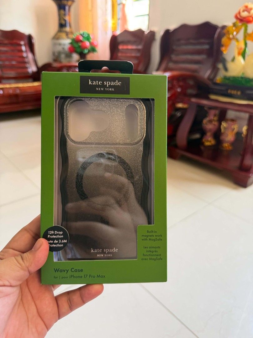 Kate Spade Wavy for 17/18PM (Category: Cases & Sleeves) located in Quezon City. Submitted by mjsonlineshop (Listing ID 1470202738, Image 1). Description: Brandnew Fitted only with hydrogel installed P2,800.00 LAST PRICE 📍SJDM Bulacan (Lalamove and J&T ready).