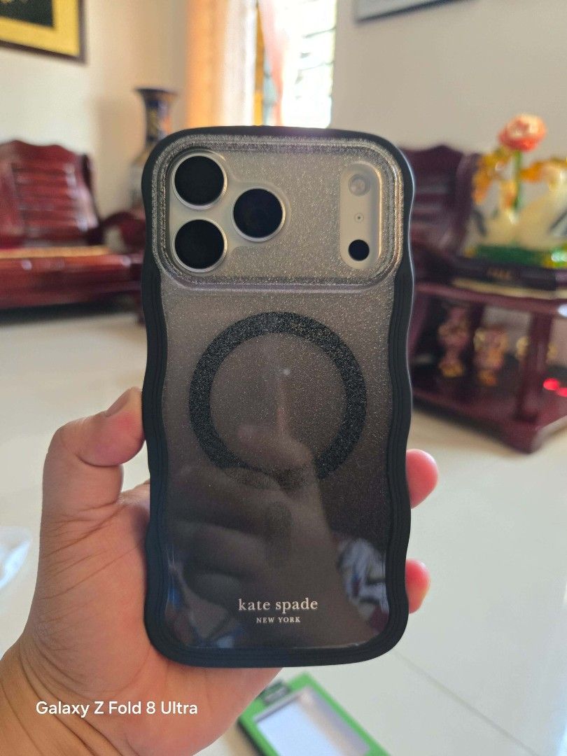 Kate Spade Wavy for 17/18PM (Category: Cases & Sleeves) located in Quezon City. Submitted by mjsonlineshop (Listing ID 1470202738, Image 2). Description: Brandnew Fitted only with hydrogel installed P2,800.00 LAST PRICE 📍SJDM Bulacan (Lalamove and J&T ready).