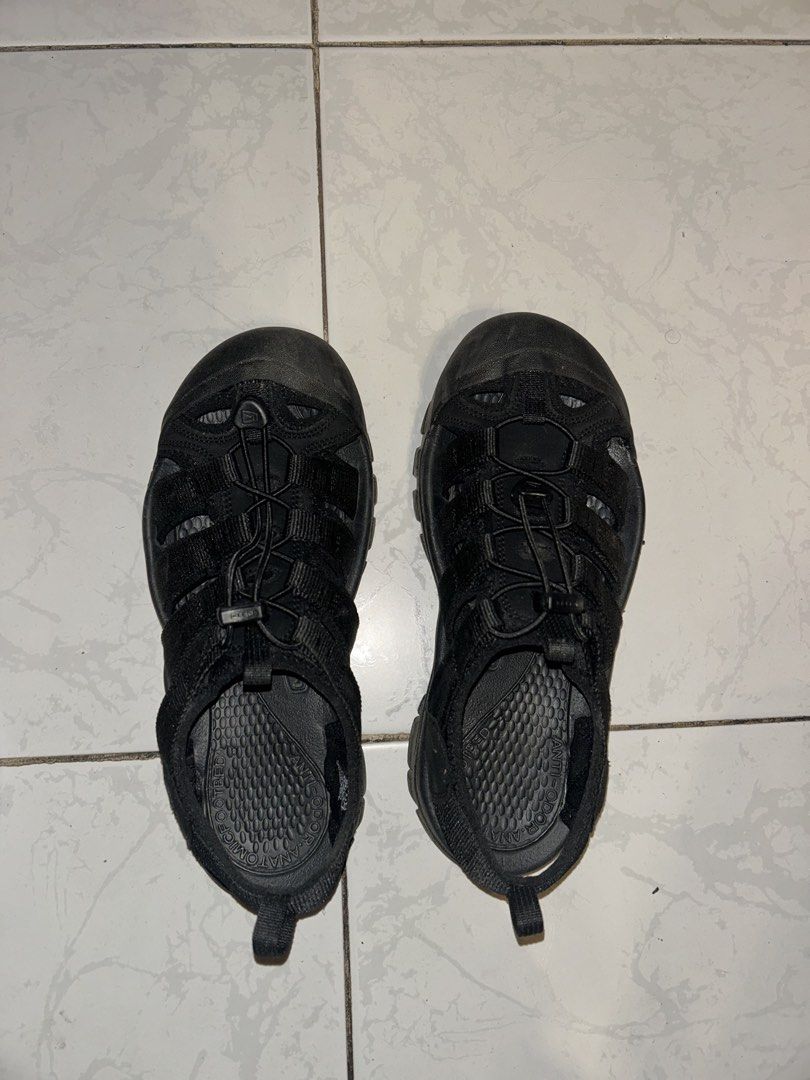 Keen Black Outdoor Sandals (Category: Slippers & Slides) located in Quezon City. Submitted by hardstickysocks (Listing ID 1470344583, Image 1). Description: Keen Black Newport Sandals (no box) (can provide replacement box) Size 7.5mens (fits 8-8.5 mens) Nakatambak nalang di na nagamit ₱1,100 free shipping Meet ups around QC area (weekends) and Robinsons Galleria/Medical City Pasig (weekdays).