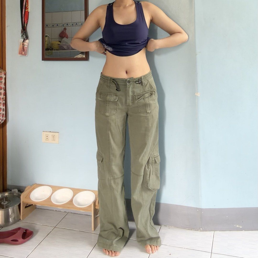 BRANDY MELVILLE CARGO PANTS (Category: Jeans) located in Manila. Submitted by shefindshope (Listing ID 1470185246, Image 1). Description: - Slide to the last picture to see the repaired flaw - soft and comfy - model is XS .