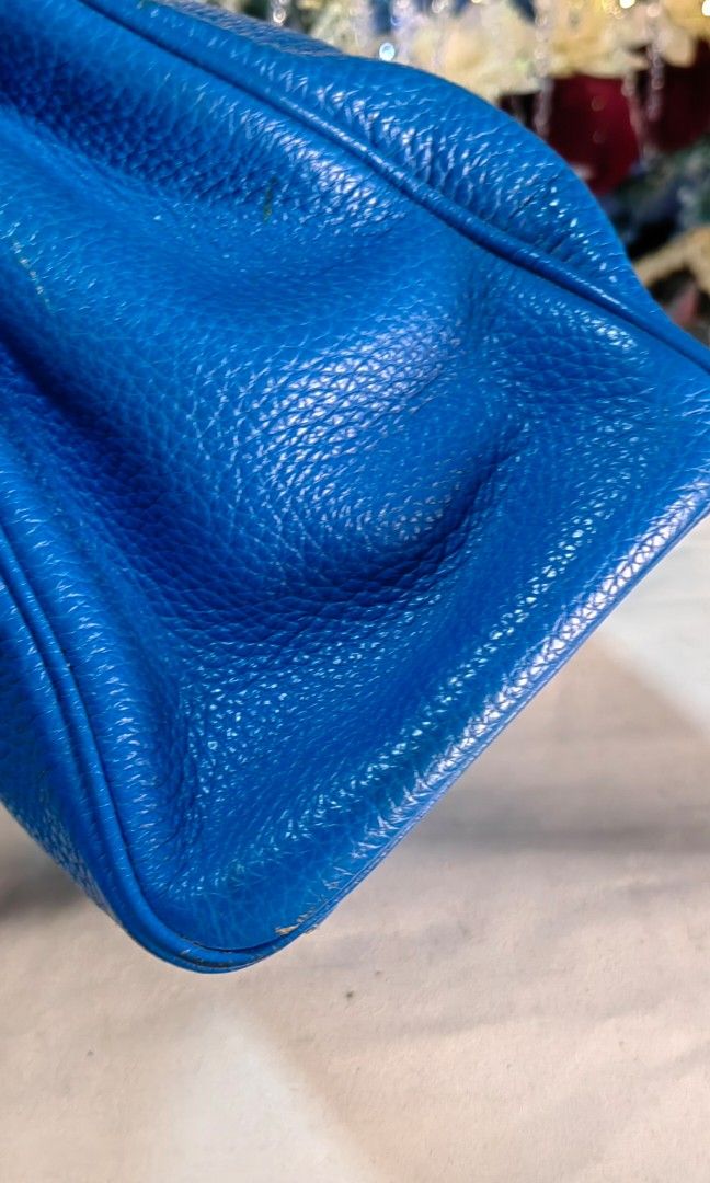 Kelly 28 (Category: Shoulder Bags) located in Bacolod City. Submitted by darriebags88 (Listing ID 1470150568, Image 3). Description: no strap genuine togo leather.