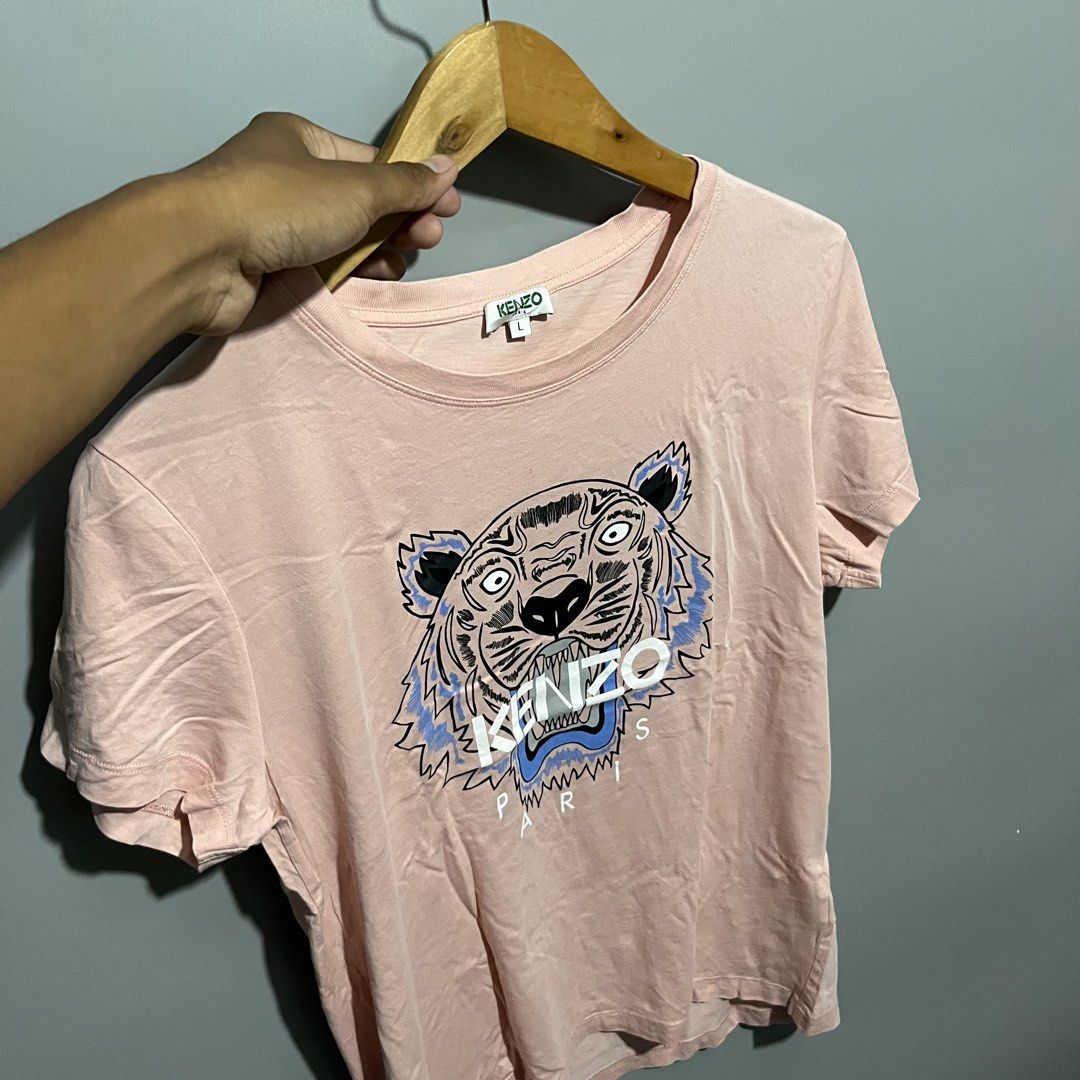 Kenzo paris tiger (Category: Shirts) located in Giporlos. Submitted by deloria_jhayr (Listing ID 1470272839, Image 2). Description: Excellent to asnew No issues W:19 L:24.