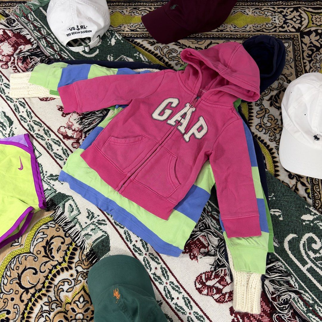 KIDSWEAR: GAP pink hoodie (Category: Babies & Kids Fashion) located in Manila. Submitted by c2ginpapi (Listing ID 1470251654, Image 1). Description: KIDSWEAR: GAP pink hoodie size: 12-18M dimensions: 11” x 12.5” price: ₱350.