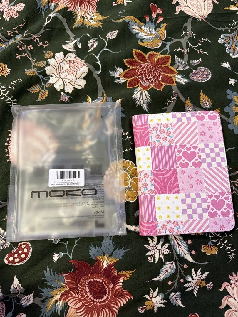 Kindle Case (Category: Cases & Sleeves) located in Makati City. Submitted by latenightcheckout (Listing ID 1470281459, Image 1). Description: - Brand new and unused - RFS: bought wrong model - For Kindle Paperwhite (12th/11th gen) and Kindle ColorSoft 1st 2025 and signature edition 1st 2024 - For 7”/6.8”.