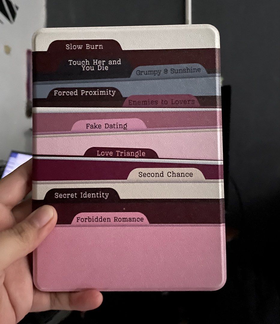 Kindle PPW5 (Category: E-Readers) located in Manila. Submitted by momoxhienb33869 (Listing ID 1470267800, Image 2). Description: - No issue / No scratch / Screen protector antiglare and case since day1 - NO ADS - With box and original charger - Detachable case - with skin and inserts - Grip RFS: Nakadisplay nalang. Pref ko KCC. - Add 500 pesos for fully magnetic case ( rainbow design).